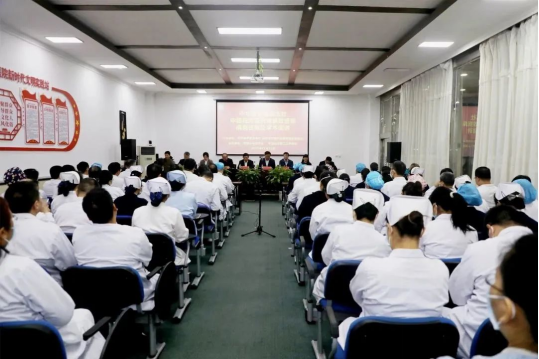 祝賀！中華醫(yī)學(xué)會(huì)雜志社中國(guó)臨床案例成果數(shù)據(jù)庫(kù)病例征集及學(xué)術(shù)巡講在市二院圓滿召開204.png
