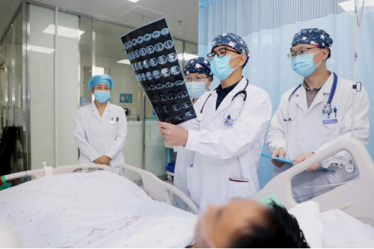 生死競速！市二院CCU成功搶救急性心肌梗死、急性左心衰患者！家屬三面錦旗致謝1563.png