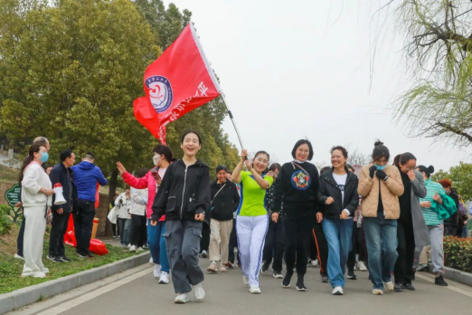 赴春日之約，展巾幗風(fēng)采：市二院工會開展慶“三八”健步走活動821.png