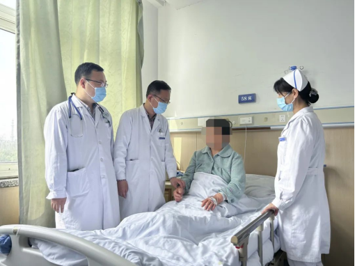 一次性解除“大心房”患者痛苦！市二院心血管內(nèi)科一病區(qū)成功開展“一站式”房顫射頻消融+左心耳封堵術(shù)1518.png