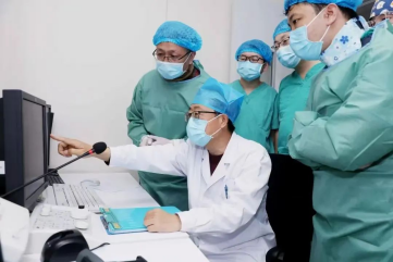 【中國醫(yī)師節(jié)】定格“醫(yī)”瞬間 向生命的守望者致敬！725.png