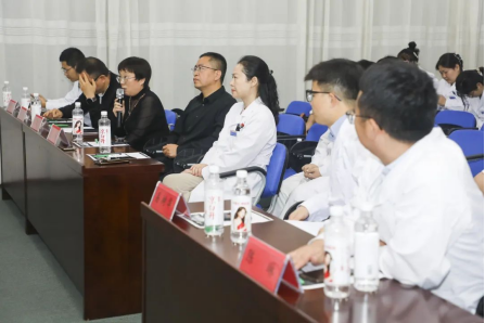 中國醫(yī)學(xué)科學(xué)院血液病醫(yī)院專家到我院開展查房會診及學(xué)術(shù)講座活動(dòng)894.png