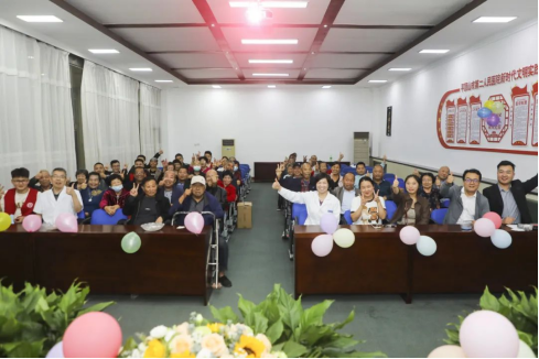 河南省人民醫(yī)院血液凈化中心副主任馬旭團(tuán)隊(duì)到我院開(kāi)展義診、授課活動(dòng)1246.png